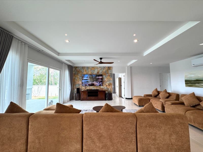 2‑bedroom villa in Patong, Andaman Residence, photograph 1 of 3