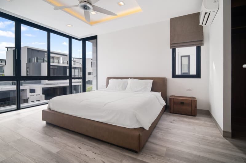 A bedroom opening onto the terrace