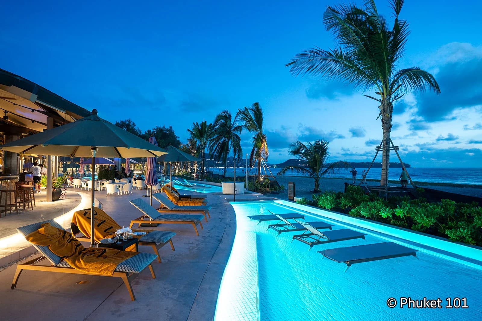 RAVA Beach Club: the infinity pool at dusk